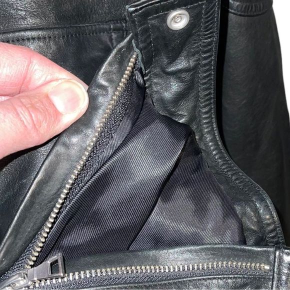 Vince leather motorcycle jacket size L. - Picture 6 of 8